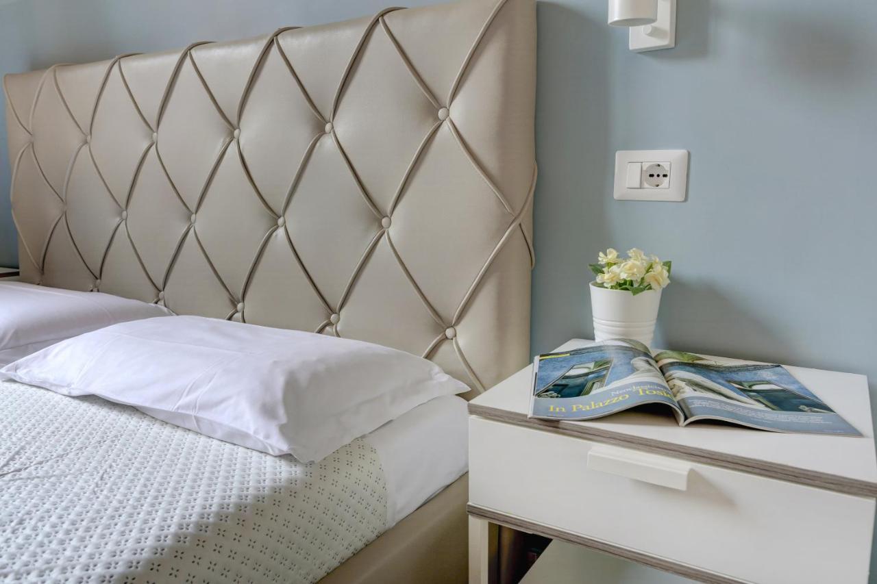 Bed and Breakfast Claudia House Roma Termini Екстер'єр фото