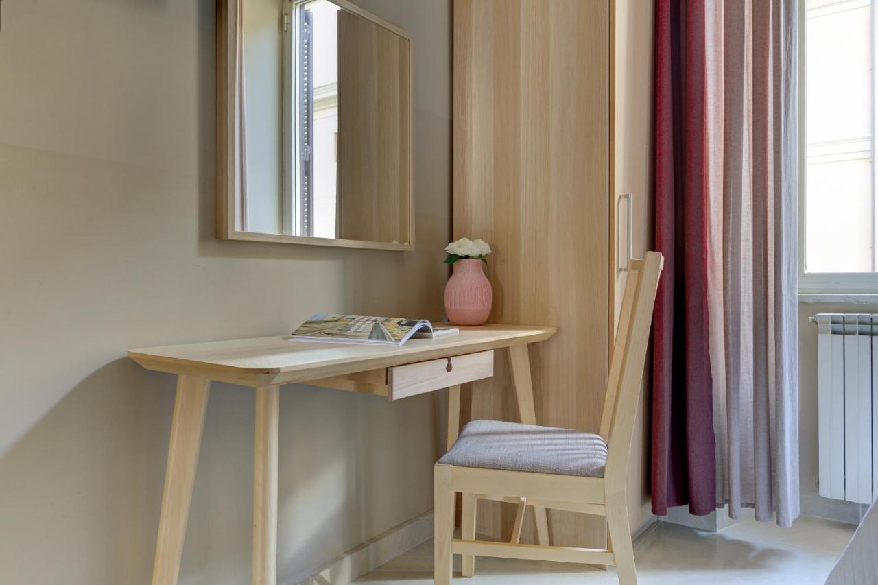 Bed and Breakfast Claudia House Roma Termini Екстер'єр фото