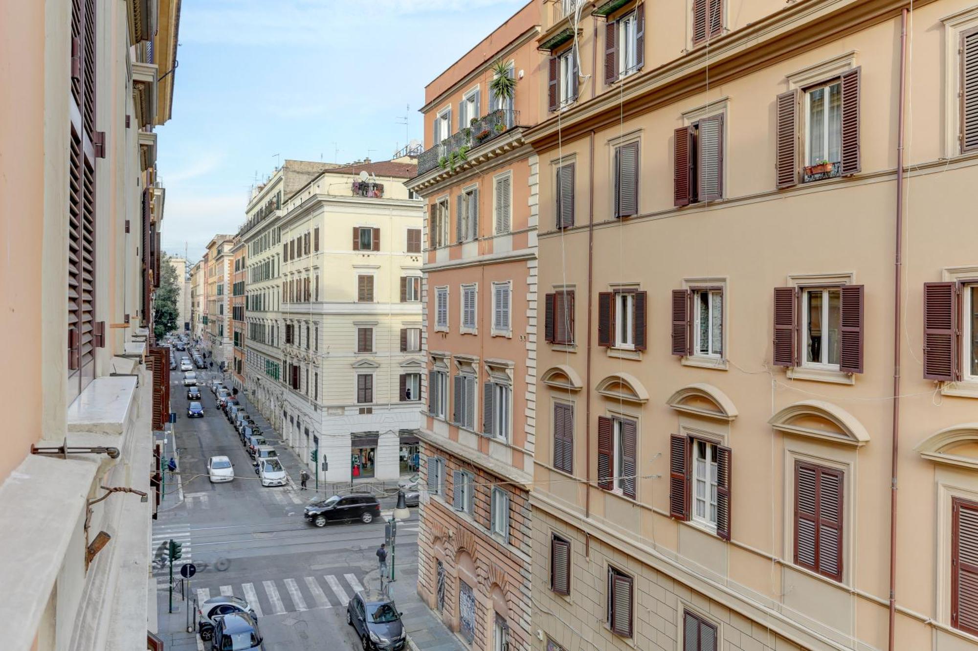 Bed and Breakfast Claudia House Roma Termini Екстер'єр фото