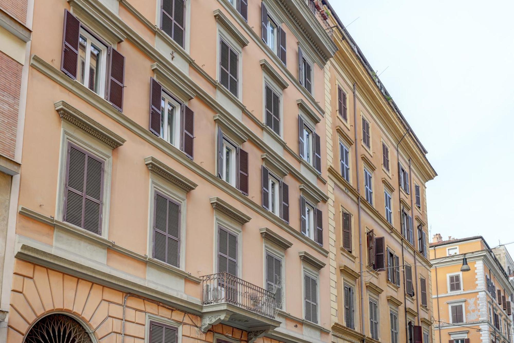 Bed and Breakfast Claudia House Roma Termini Екстер'єр фото