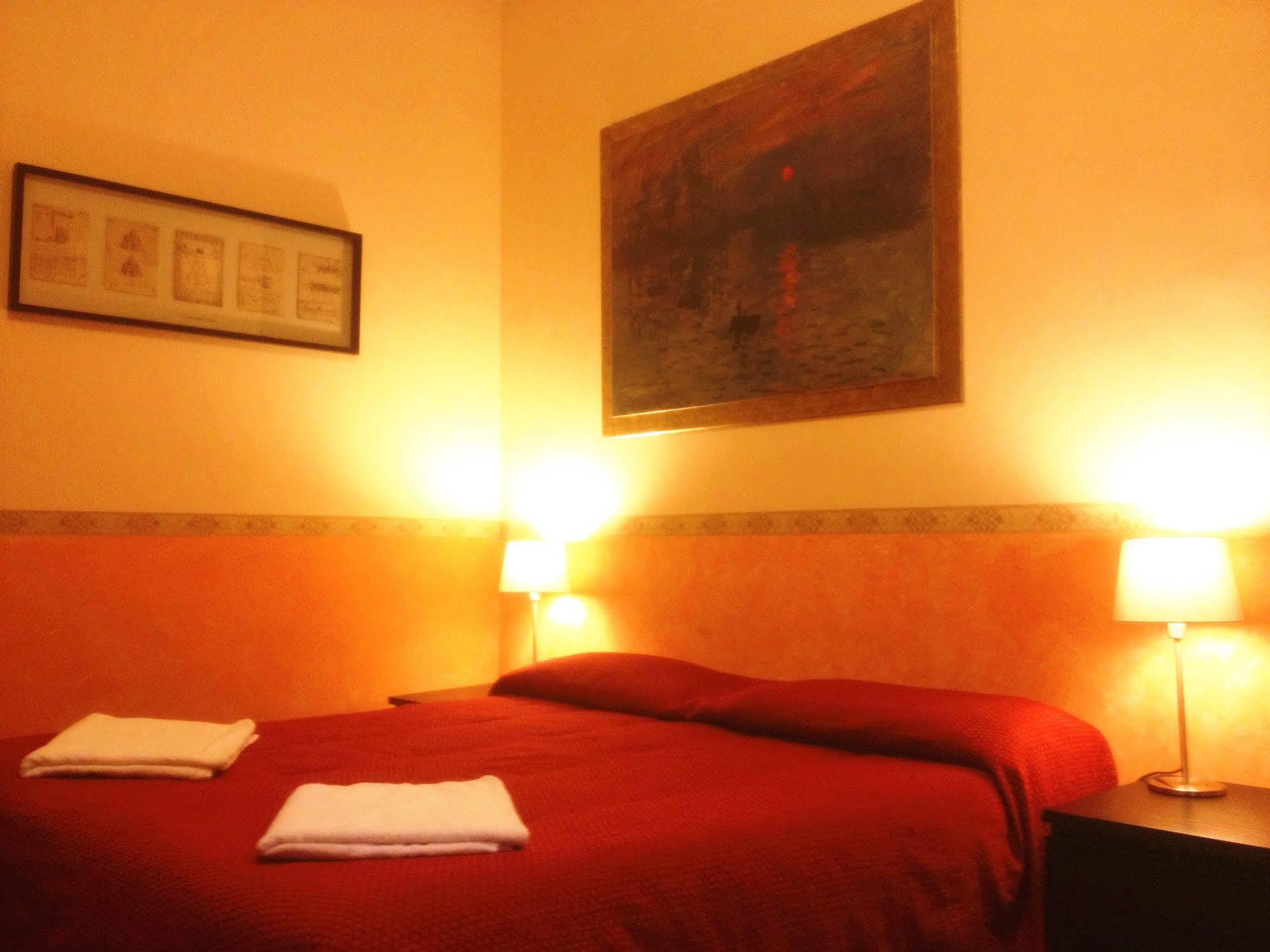 Bed and Breakfast Claudia House Roma Termini Екстер'єр фото