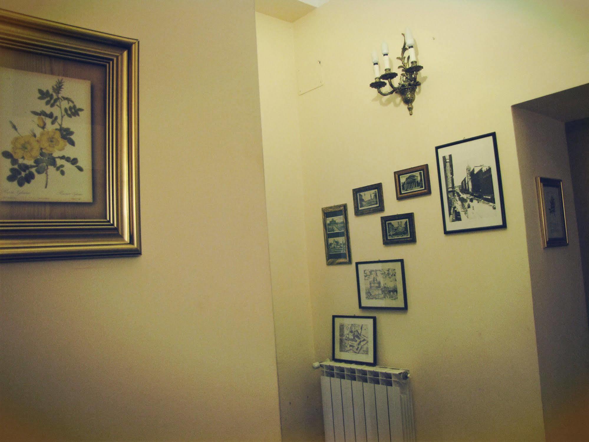 Bed and Breakfast Claudia House Roma Termini Екстер'єр фото